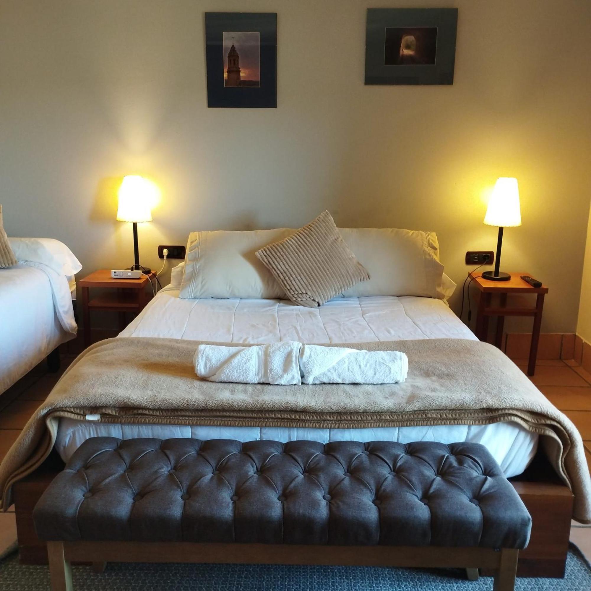 Hostal Tastavins Peñarroya de Tastavins Kültér fotó
