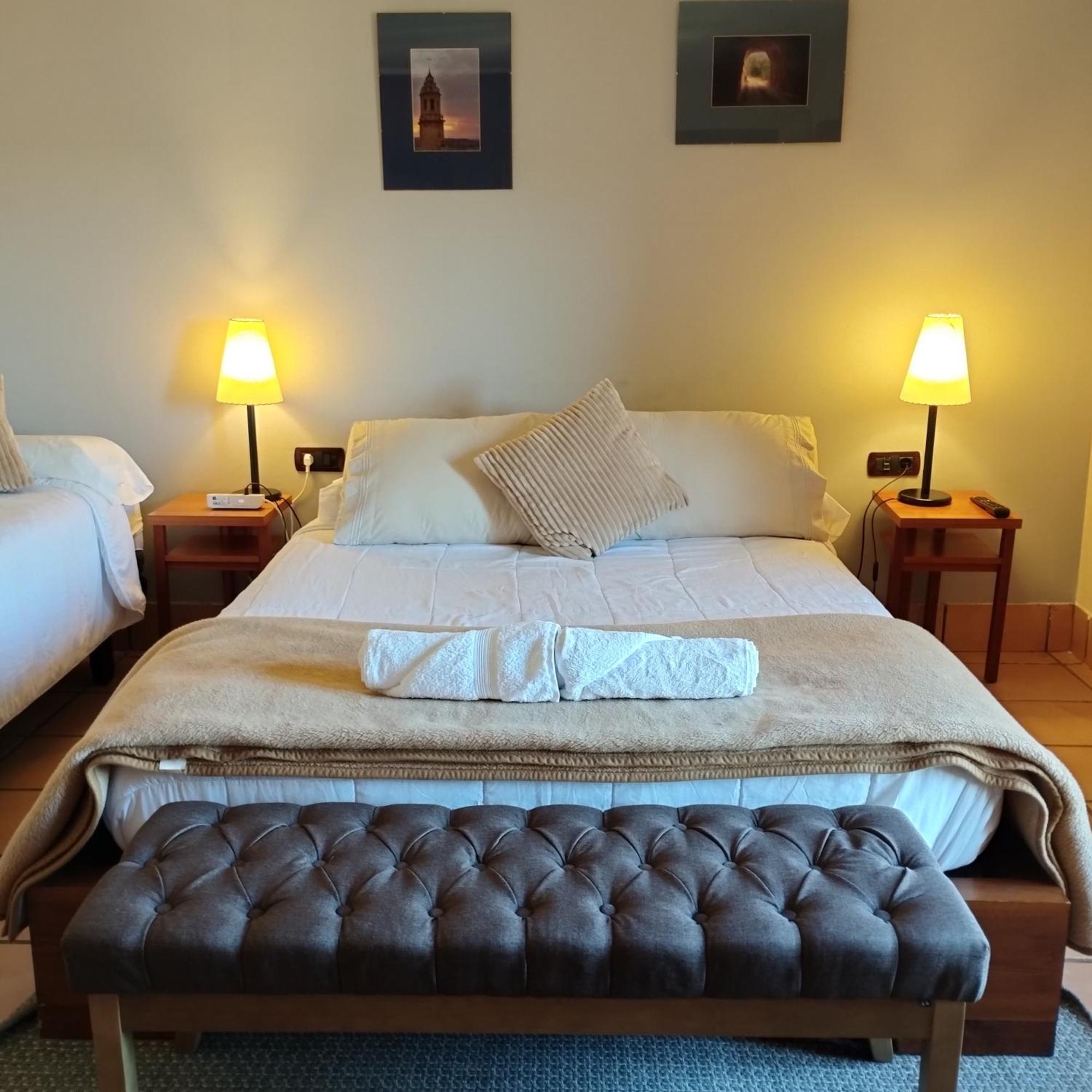 Hostal Tastavins Peñarroya de Tastavins Kültér fotó