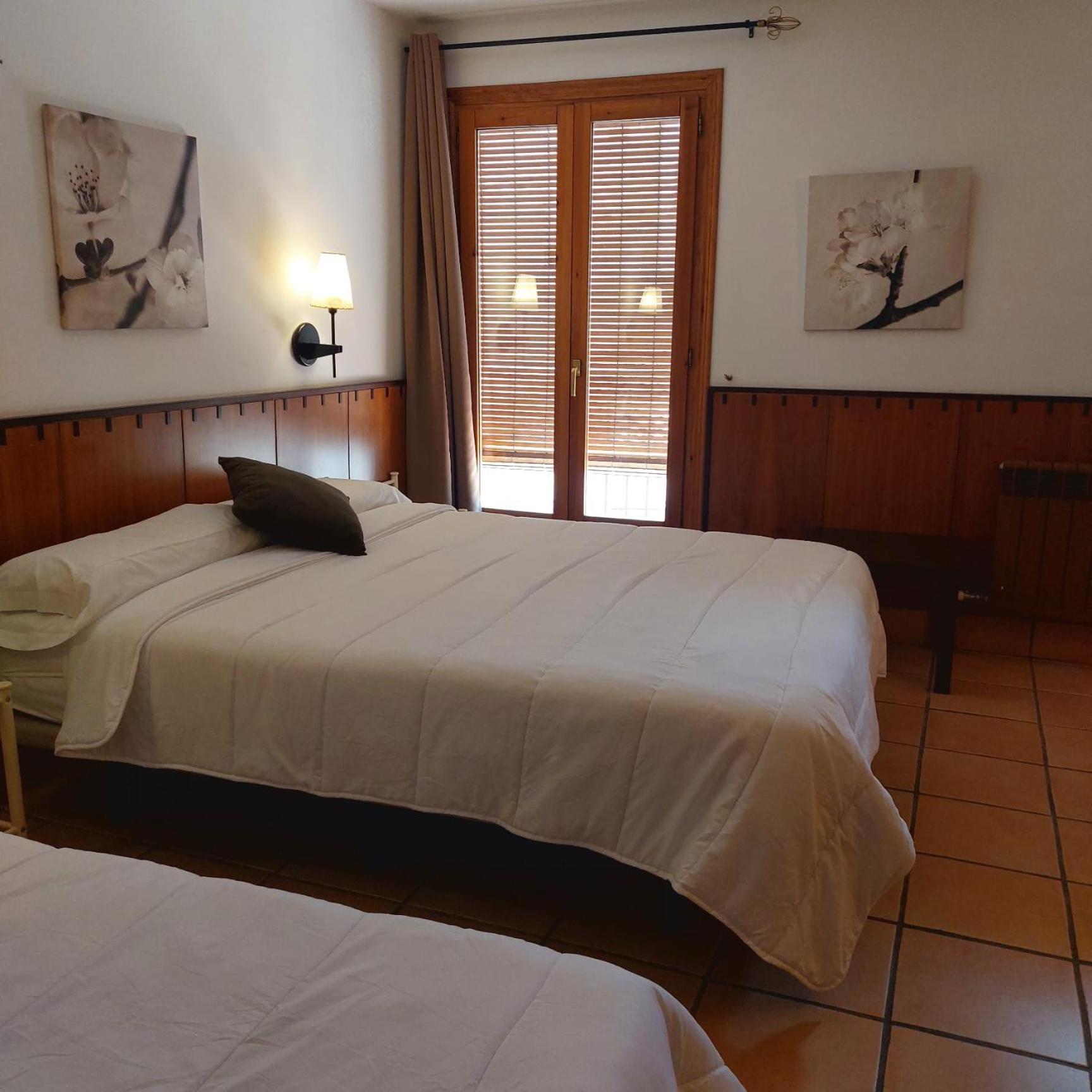 Hostal Tastavins Peñarroya de Tastavins Kültér fotó